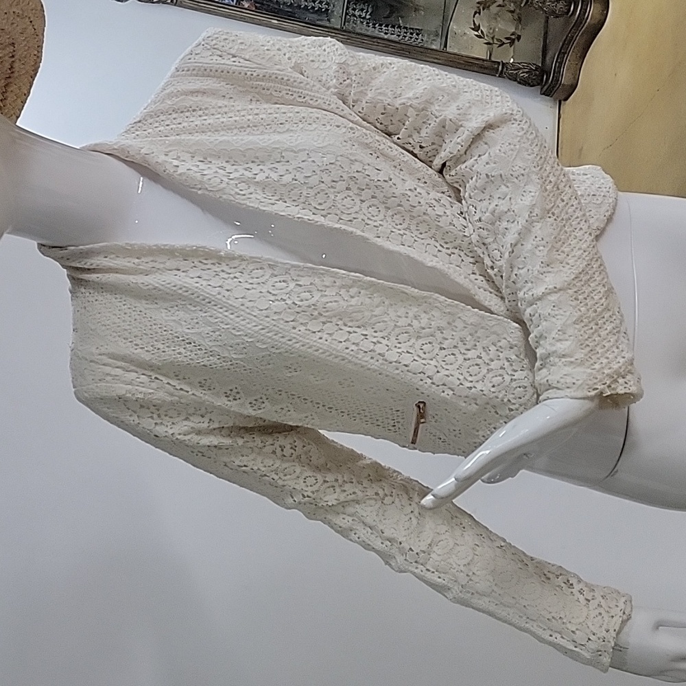 Xhilaration Cropped Lace Beige Ivory Jacket Size Medium